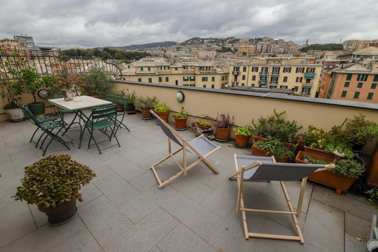 Altido Apt For 3 With Rooftop Balcony And Lovely Cityview Cenova Dış mekan fotoğraf