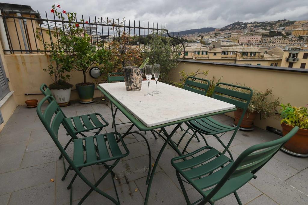 Altido Apt For 3 With Rooftop Balcony And Lovely Cityview Cenova Dış mekan fotoğraf