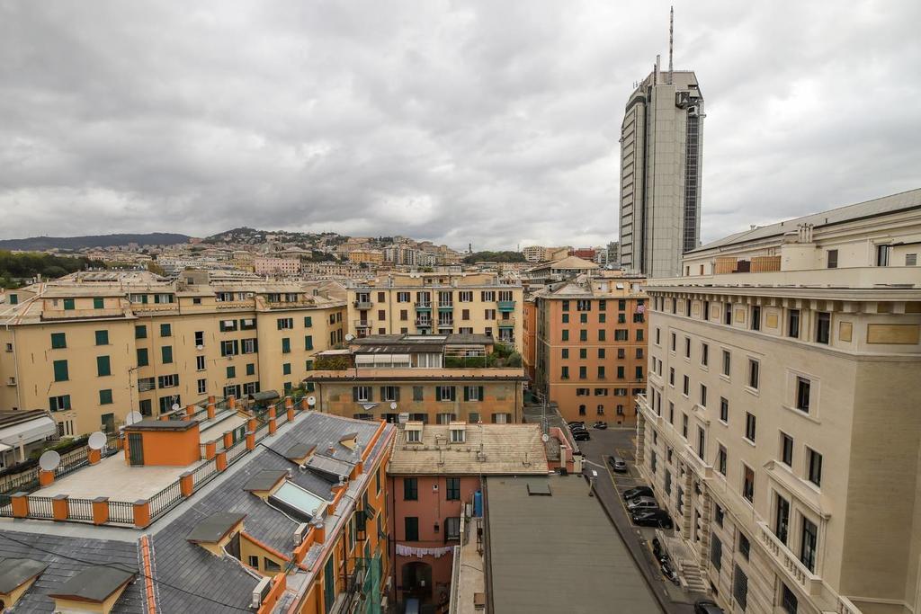 Altido Apt For 3 With Rooftop Balcony And Lovely Cityview Cenova Dış mekan fotoğraf